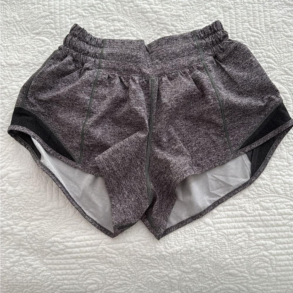 Lululemon Hotty Hot Shorts 2.5